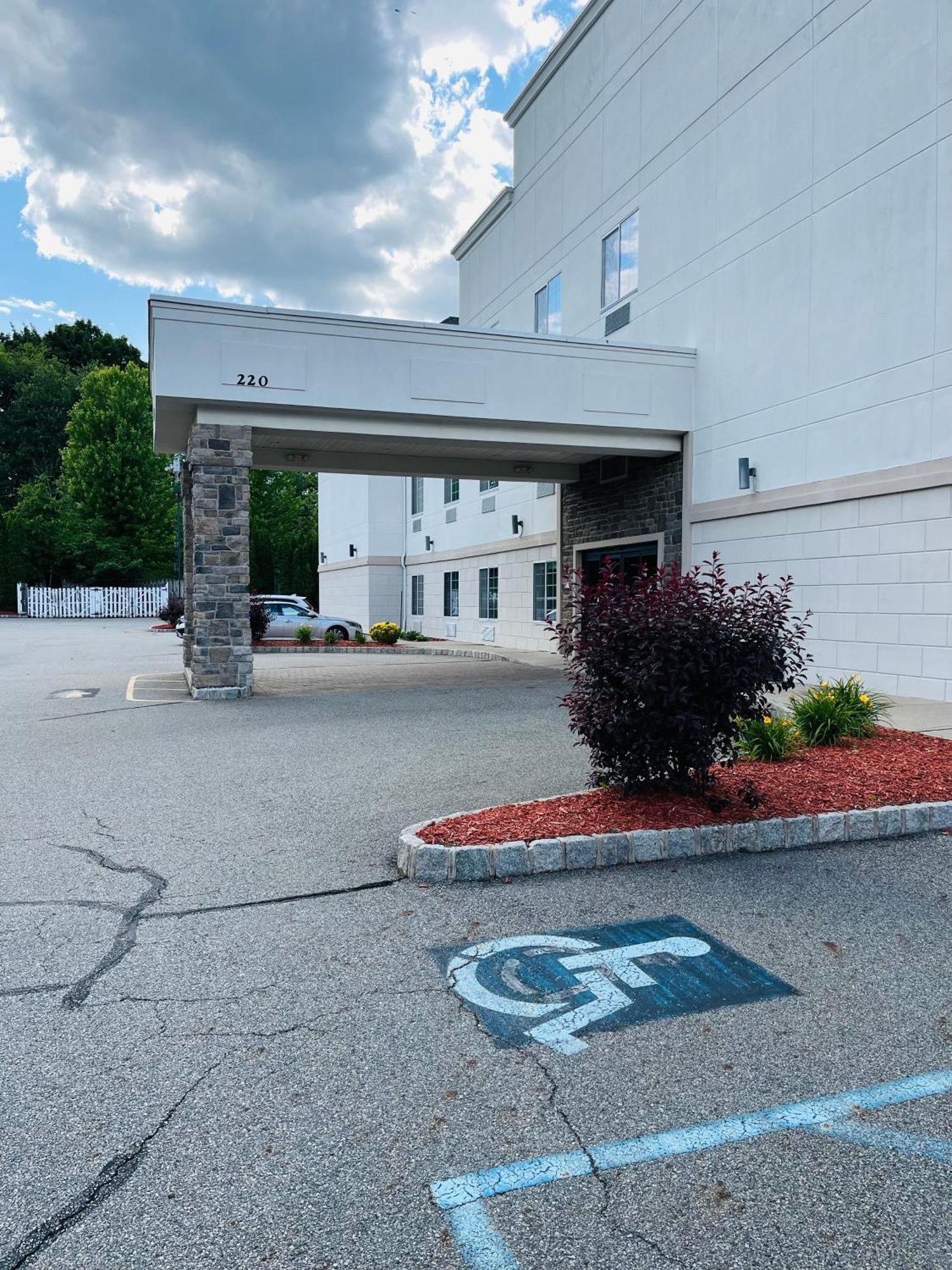 Tapa Hotel, Inn & Suites Mahwah Zewnętrze zdjęcie