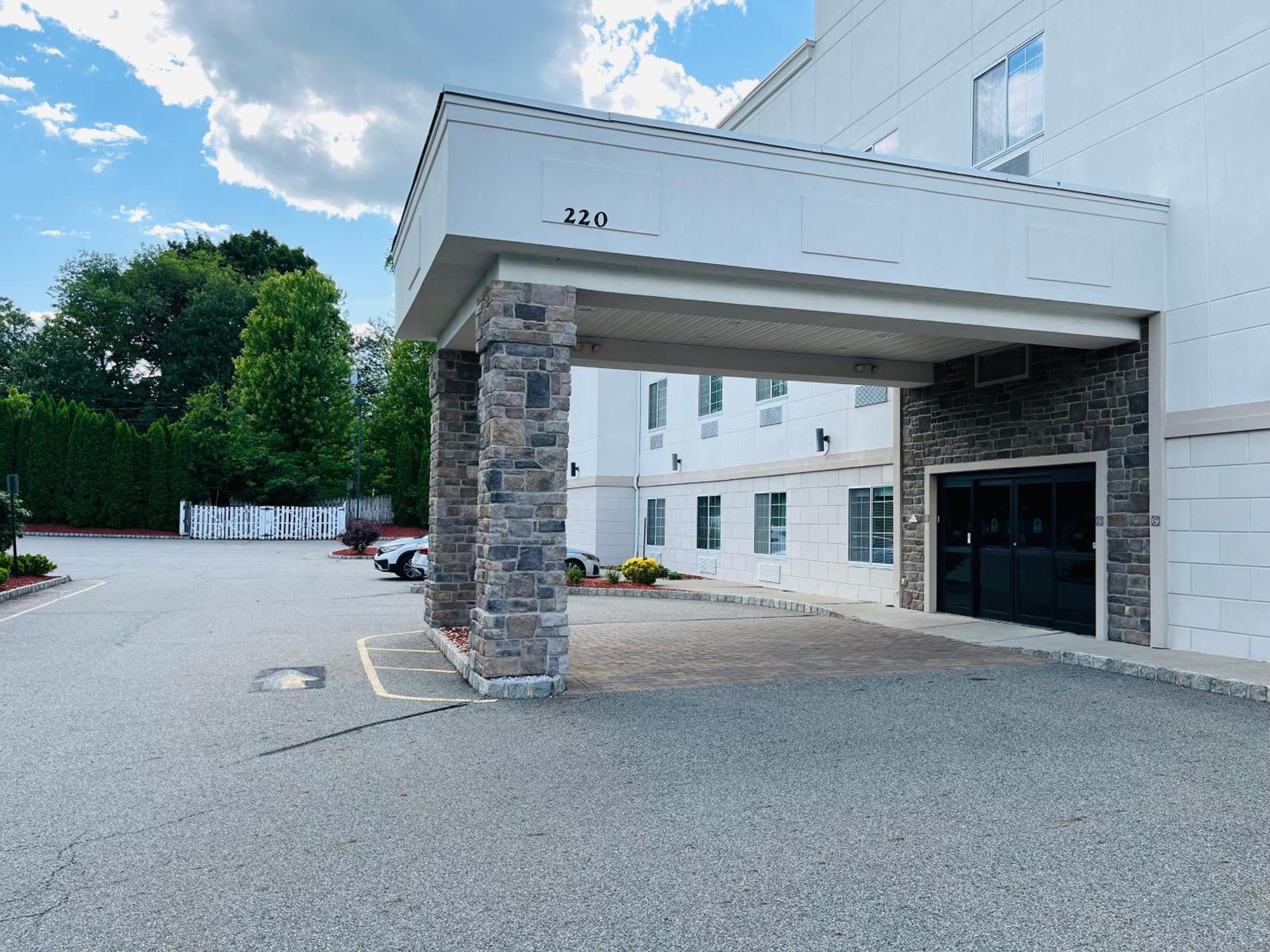 Tapa Hotel, Inn & Suites Mahwah Zewnętrze zdjęcie